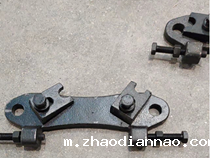 地轨压脚及其附件为什么要用铸件？可不可以用钢件代替？