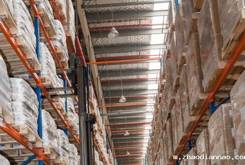 托盘货物如何正确安全的放置在货架上